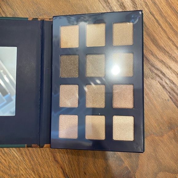 Avon Beauty Collection, eyeshadow and blush palettes - Picture 4 of 4